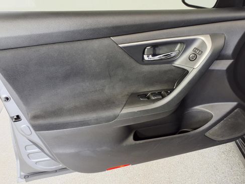 Used 2015 Nissan Altima 2.5 S w/ Power Driver Seat Package FWD image 25