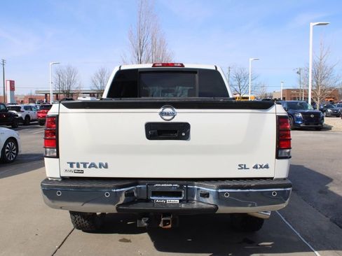Used 2013 Nissan Titan SL w/ Moonroof Pkg image 8