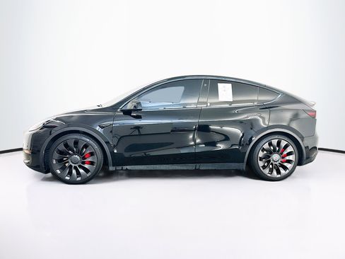 Used 2023 Tesla Model Y Performance image 4