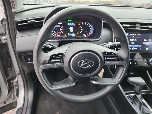 Used 2022 Hyundai Tucson SE image 12