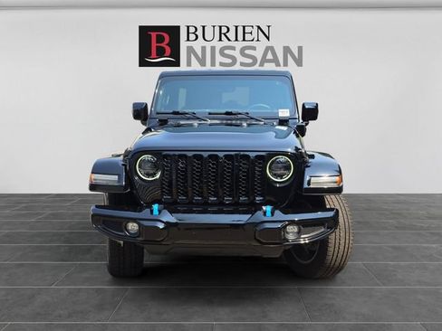 Used 2023 Jeep Wrangler Unlimited Sahara AWD/4WD image 8