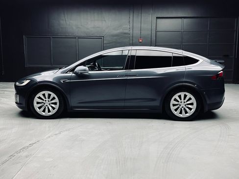 Used 2016 Tesla Model X 90D AWD/4WD image 3