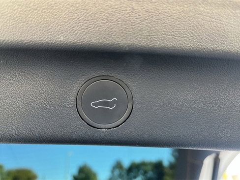 Used 2023 Tesla Model Y Long Range image 33