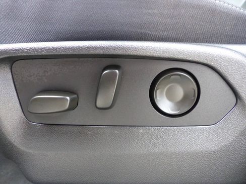 Used 2024 Buick Envision Preferred AWD/4WD image 24