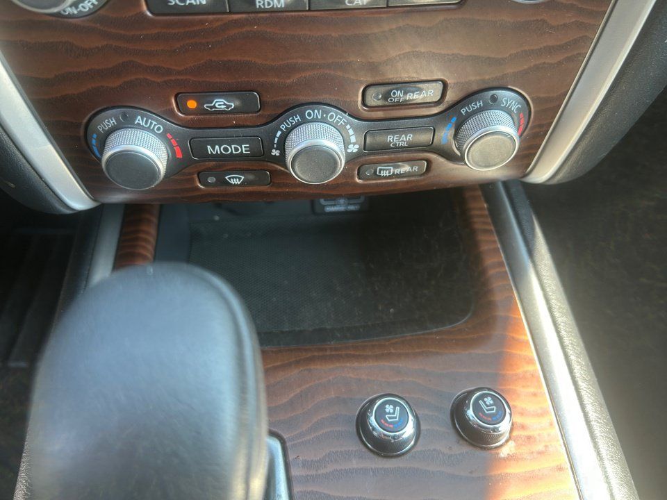 Used 2019 Nissan Pathfinder Platinum AWD/4WD image 18