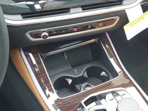 New 2026 BMW X5 xDrive40i w/ M Sport Package AWD/4WD image 19