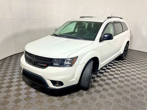 Used 2019 Dodge Journey SE w/ Premium Group AWD/4WD image 8