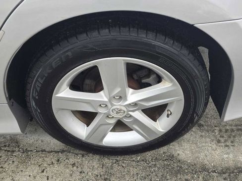 Used 2013 Toyota Camry SE FWD image 11