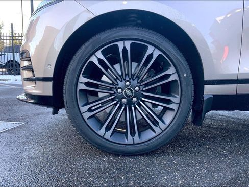 New 2026 Land Rover Range Rover Velar Dynamic SE image 11