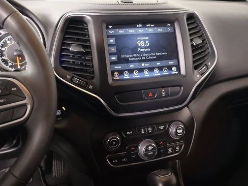 Used 2022 Jeep Cherokee Latitude Lux image 5