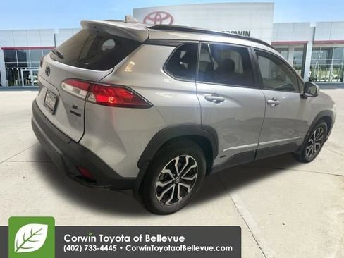 Certified 2023 Toyota Corolla Cross SE image 5