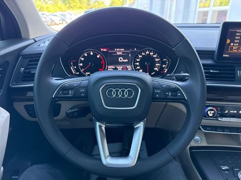 Used 2019 Audi Q5 2.0T Premium w/ Convenience Package AWD/4WD image 19