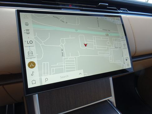 New 2026 Land Rover Range Rover SE image 3