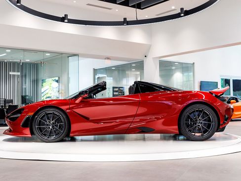 New 2027 McLaren 750S Spider RWD image 7