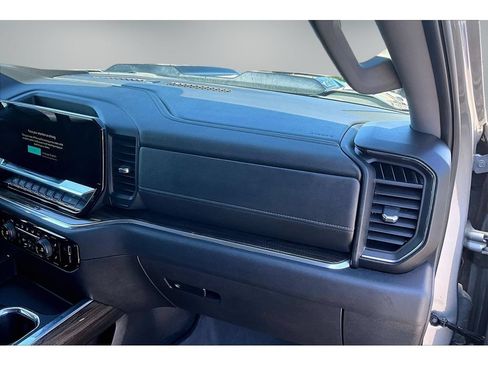 Used 2024 Chevrolet Silverado 1500 LT Trail Boss w/ LT Trail Boss Premium Package AWD/4WD image 27