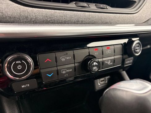 Used 2024 Jeep Compass Latitude AWD/4WD image 18