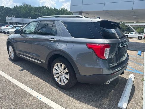 Used 2022 Ford Explorer Limited w/ Equipment Group 301A AWD/4WD image 4