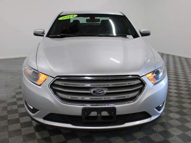 Used 2014 Ford Taurus SEL w/ Equipment Group 201A FWD image 9