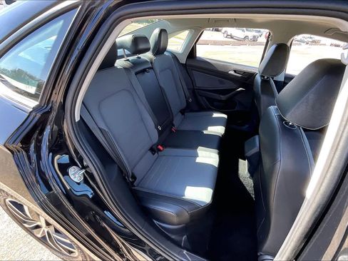 Used 2025 Volkswagen Jetta SE image 20