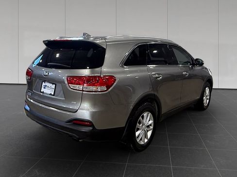 Used 2018 Kia Sorento AWD image 5