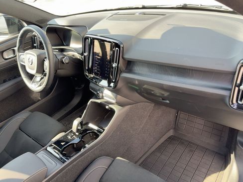 Certified 2023 Volvo XC40 Recharge Ultimate image 31