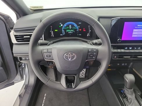 Used 2025 Toyota Camry SE w/ Convenience Package FWD image 22