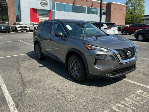 Used 2021 Nissan Rogue S FWD image 5