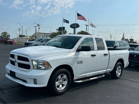 Used 2017 RAM 1500 Express RWD image 2