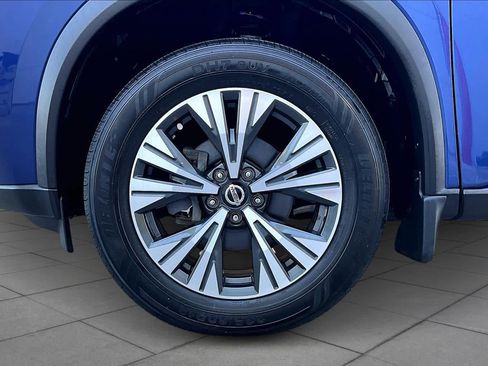 Certified 2021 Nissan Rogue SV FWD image 11