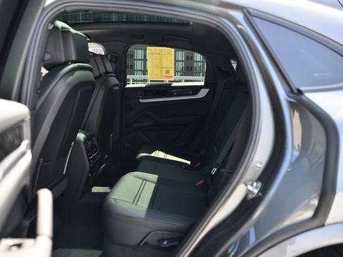 Used 2026 Porsche Cayenne S image 14