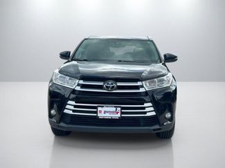 Used 2019 Toyota Highlander XLE FWD video 2