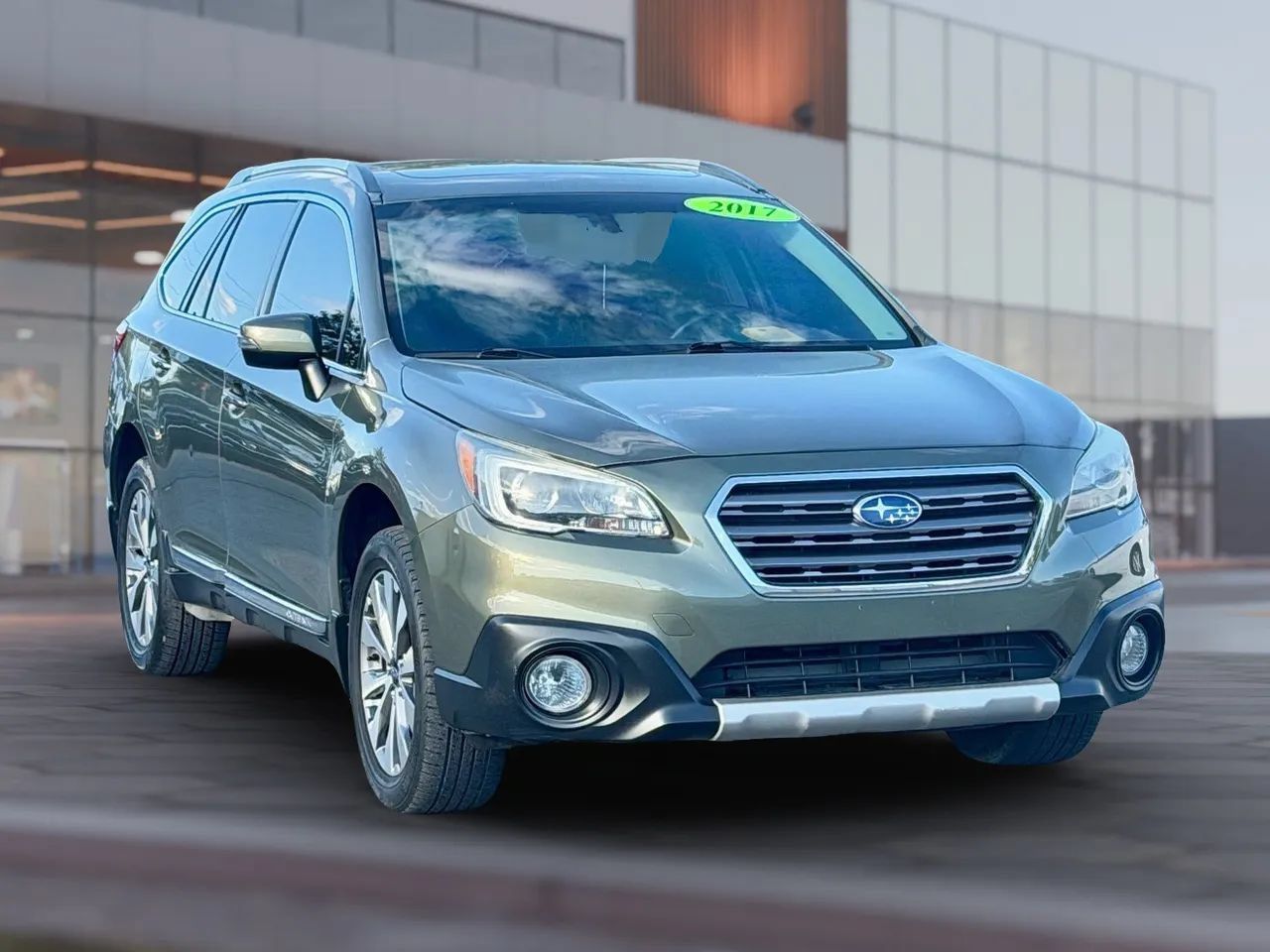 Used 2017 Subaru Outback 3.6R Touring AWD/4WD image 1