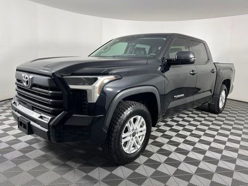 Used 2023 Toyota Tundra SR5 w/ SR5 Premium Package AWD/4WD image 6