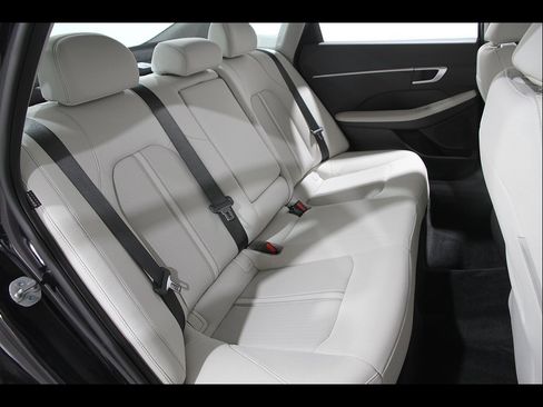 Certified 2025 Hyundai Sonata SEL FWD image 17