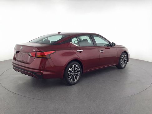 Used 2024 Nissan Altima 2.5 SV image 9