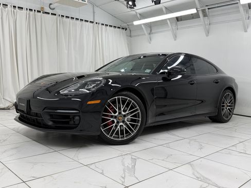 Certified 2023 Porsche Panamera 4 Platinum Edition AWD/4WD image 1