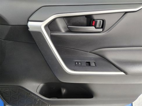 Used 2020 Toyota RAV4 LE image 52