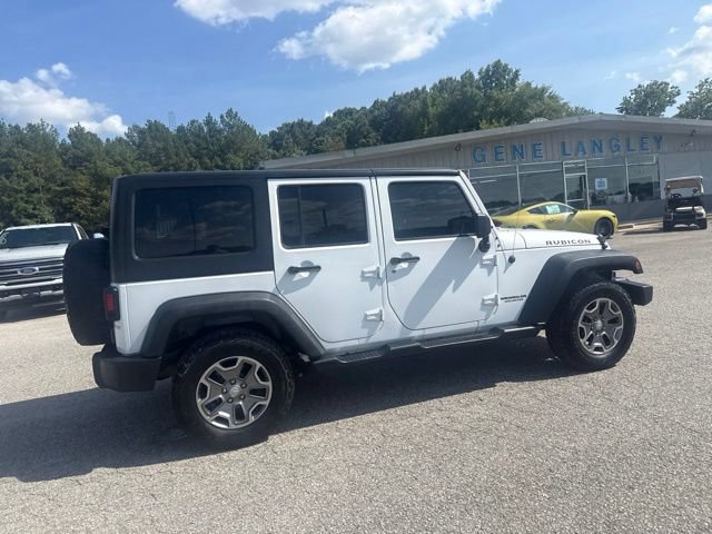 Used 2015 Jeep Wrangler Unlimited Rubicon w/ Connectivity Group AWD/4WD image 16
