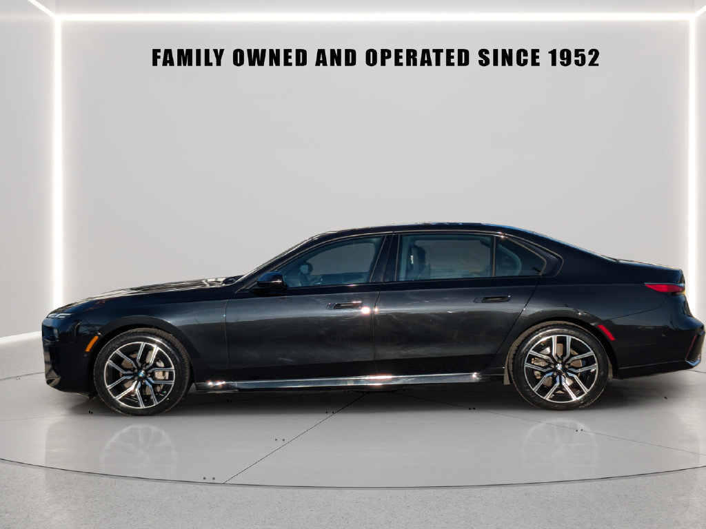 Used 2023 BMW 740i RWD image 3