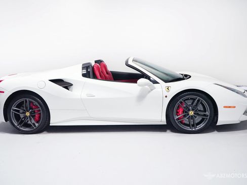 Used 2019 Ferrari 488 Spider RWD image 3