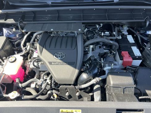 Used 2023 Toyota Highlander Limited image 36