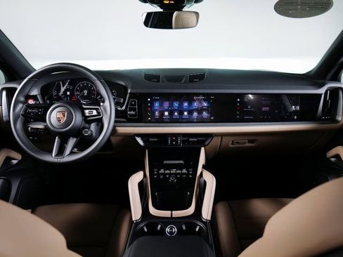 Certified 2026 Porsche Cayenne AWD/4WD image 12