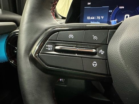 Used 2024 Chevrolet Equinox EV RS FWD image 29