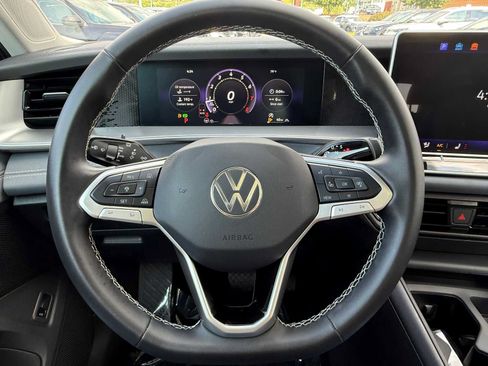 Used 2026 Volkswagen Tiguan SE w/ Panoramic Sunroof Package AWD/4WD image 20