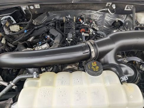 Used 2024 Ford Expedition Max XLT image 35