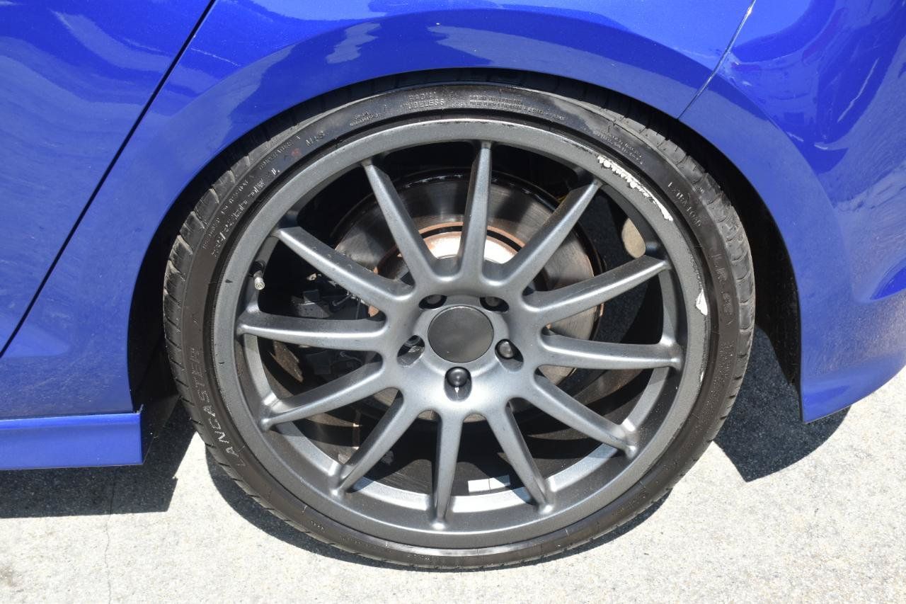 Used 2015 Volkswagen Golf R 4-Door AWD/4WD image 34