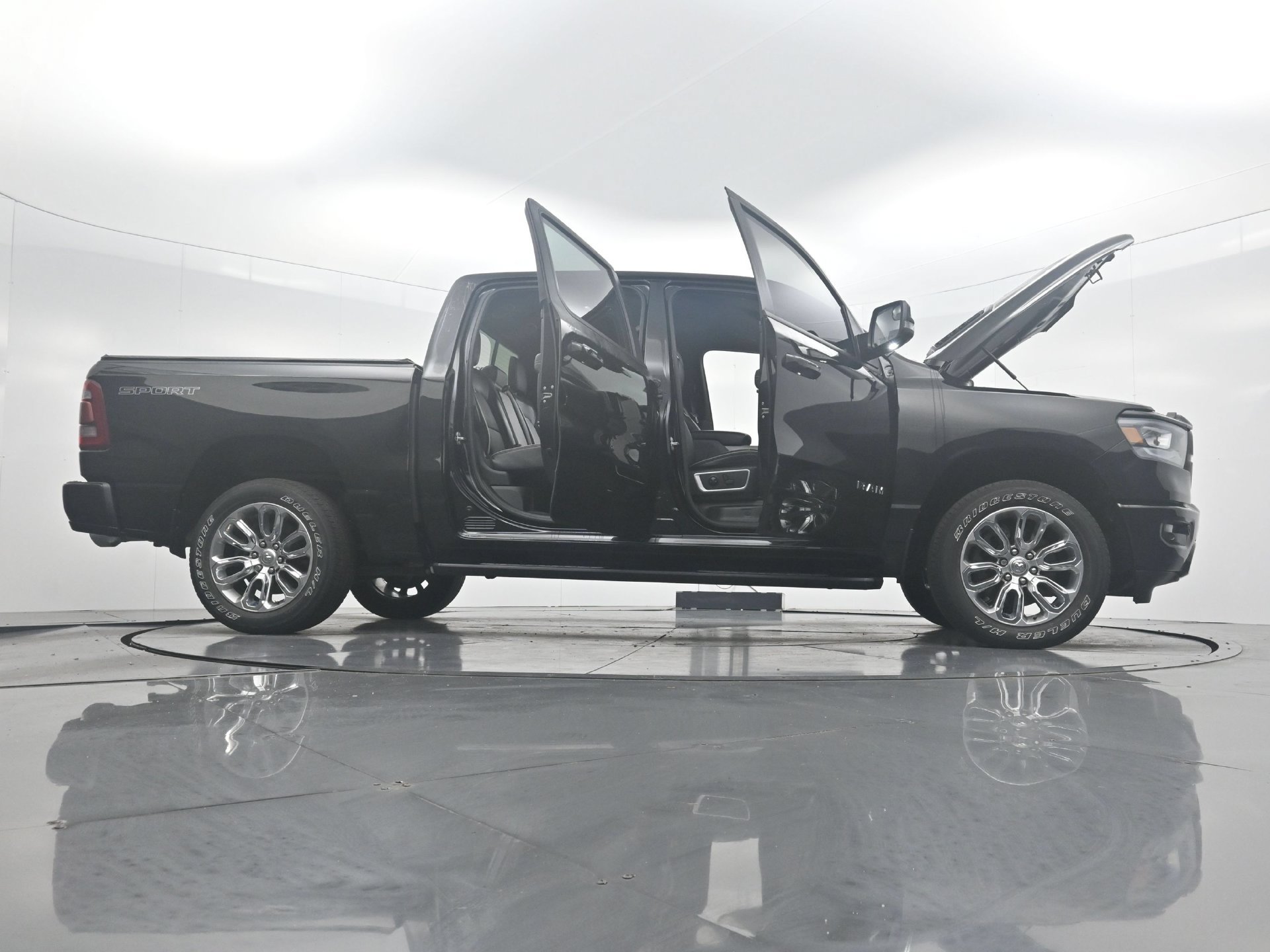 Used 2023 RAM 1500 Laramie AWD/4WD image 42