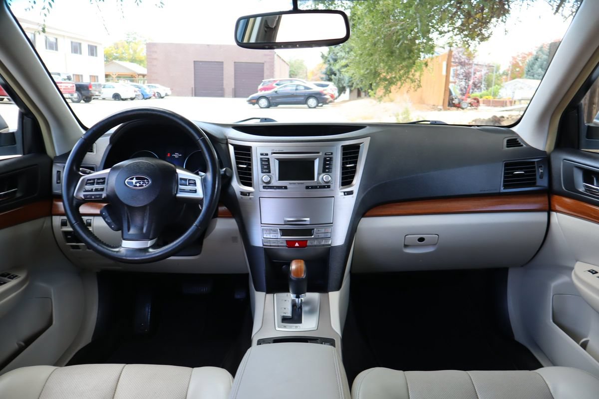 Used 2014 Subaru Outback 2.5i Limited w/ Moonroof Package AWD/4WD image 16