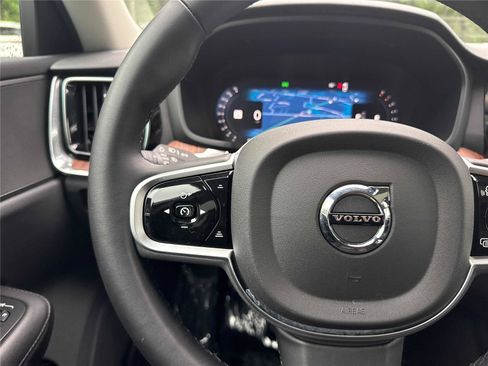 Used 2025 Volvo V60 B5 Cross Country Plus AWD/4WD image 18