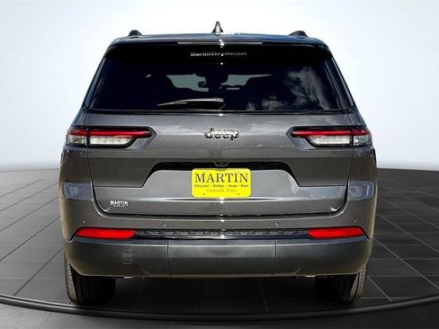 New 2025 Jeep Grand Cherokee L Altitude image 4